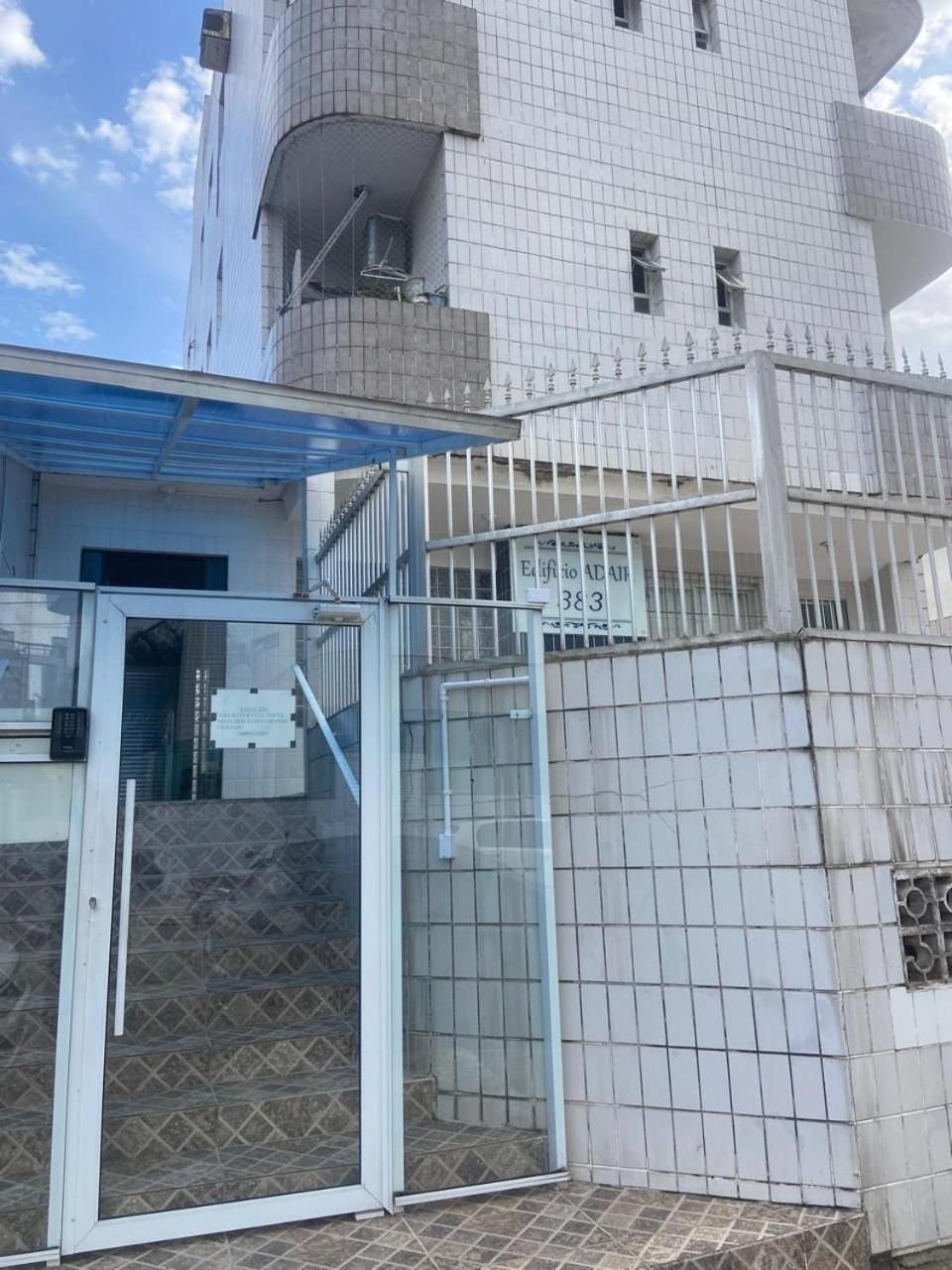 Canto Forte- Suite C/Varanda - Ate 5 Hospedes- Garagem - Wi Fi E 200 Metros Da Praia, 50 Metros Da Av Gastronomica Da Pg Praia Grande  Kültér fotó